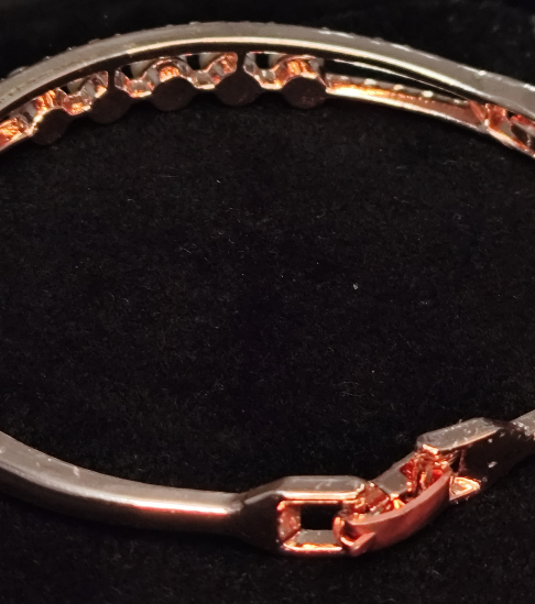 Elegant Rose Gold Bracelet with Pearl