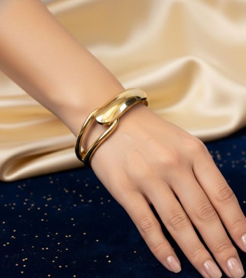Golden Curve Luxe Bracelet