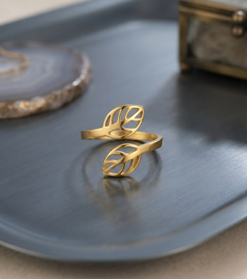Botanical Leaf Motif Gold Ring