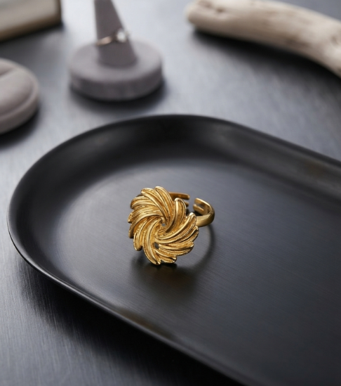 Gold Twisted Swirl Ring