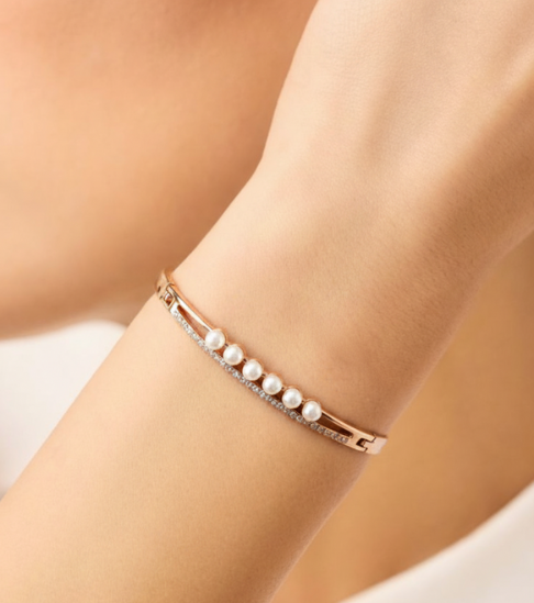 Elegant Rose Gold Bracelet with Pearl
