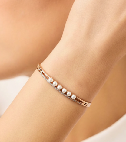 Elegant Rose Gold Bracelet with Pearl