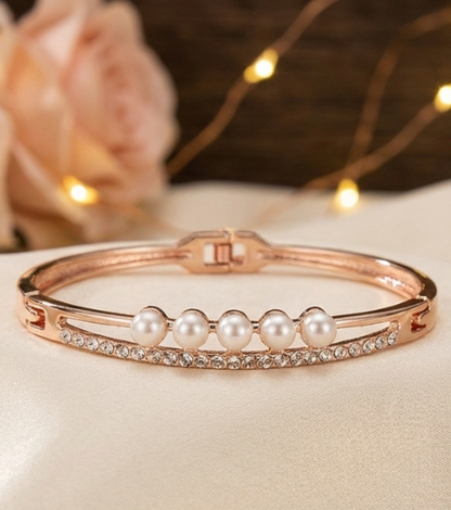 Elegant Rose Gold Bracelet with Pearl