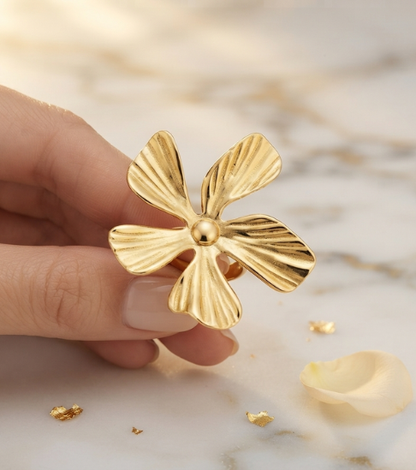 Vintage-Style Gold Flower Ring